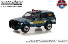 1/64 1998 Jeep Cherokee Greenport Rescue Squad Par 1/64 1998 Jeep Cherokee Greenport Rescue Squad Paramedic Greenport New York *First Responders Series 1*, green/yellow